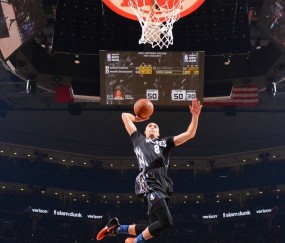 开云平台-杰伦·格林赛后评分拉满之夜，尼克斯绝杀篮网，一场定义纽约篮球的宿命对决