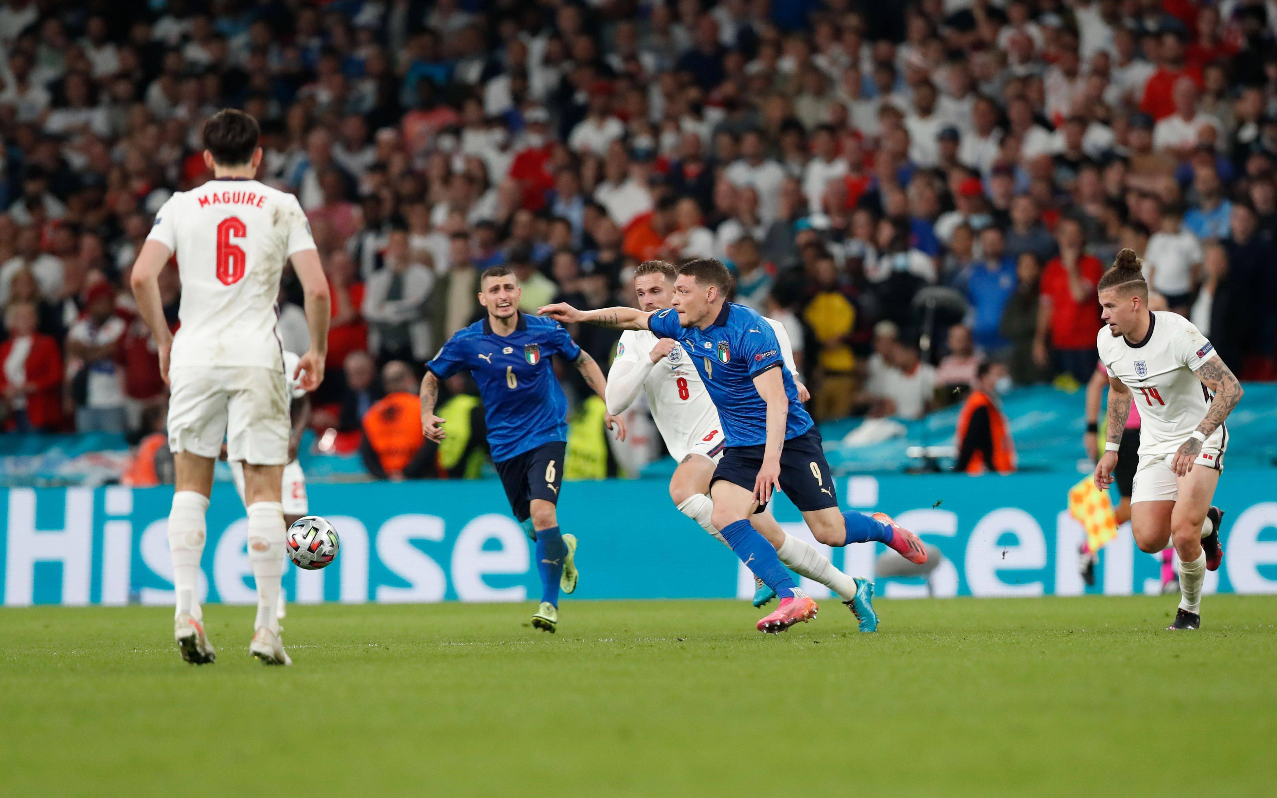 英格兰队大获胜利，晋级欧洲杯强